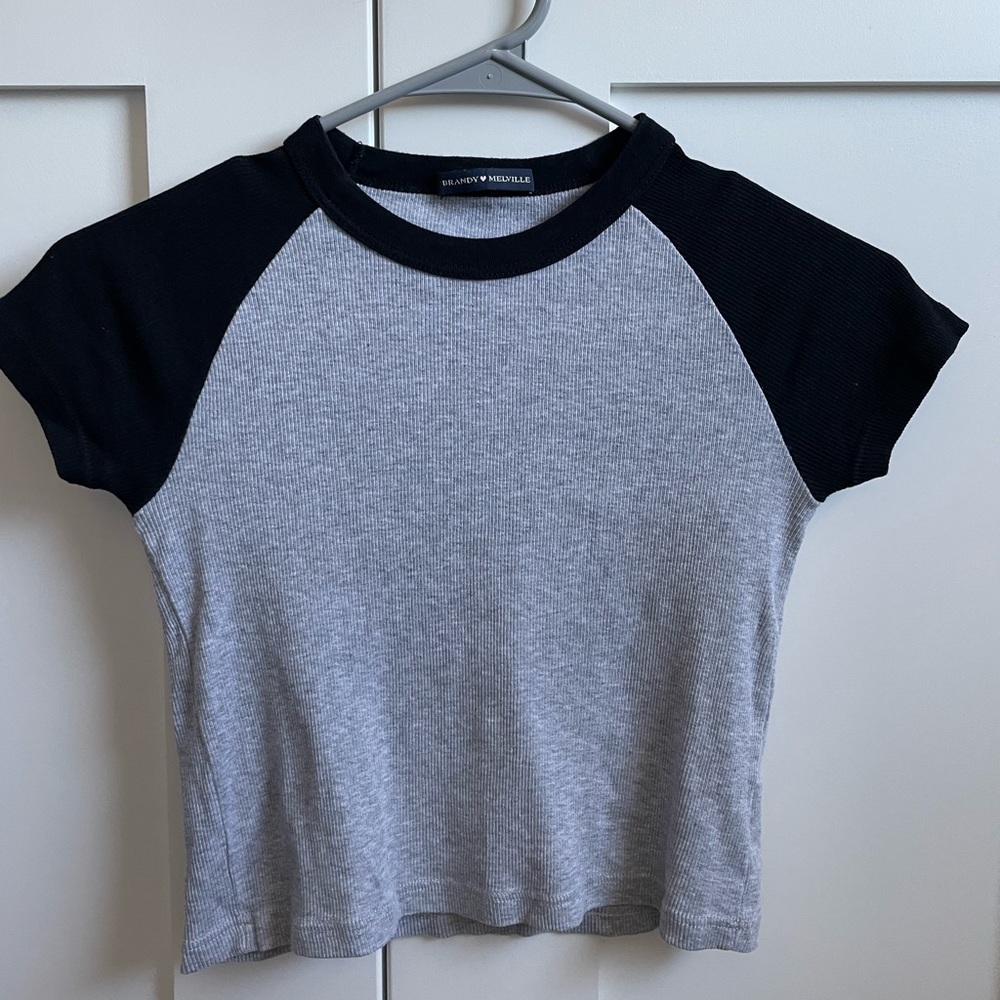 Brandy Melville cropped basic top
